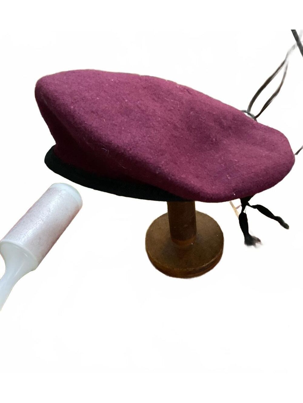 Marino Classic Burgundy Wool Beret - Stylish and Comfortable 7 1/2